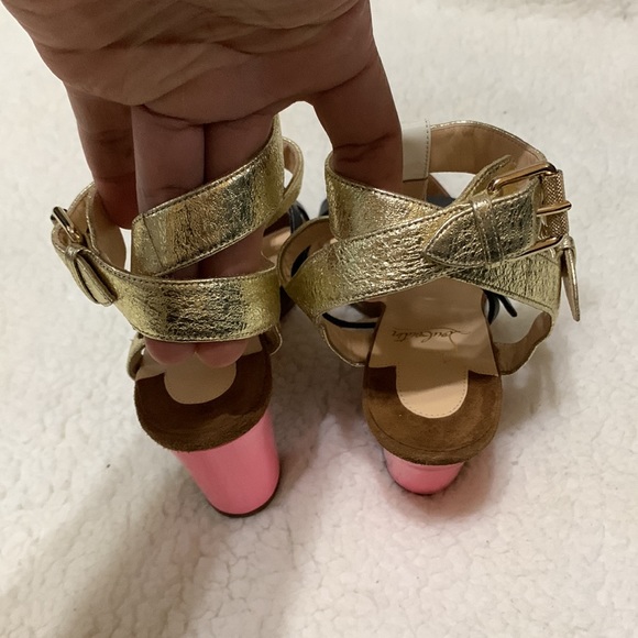 Christian Louboutin ‘Rockin Buckle Up’ - Picture 5 of 15